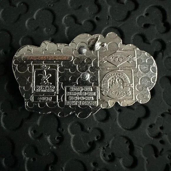 📍FINAL SALE📍100 years of Wonder Anniversary Oswald the Lucky Rabbit Disney Pin - Picture 2 of 3